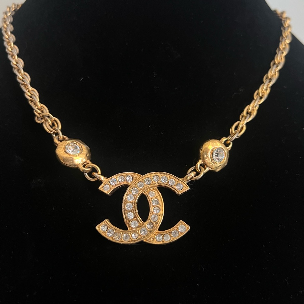 Chanel Vintage Rhinestone CC Pendant necklace
